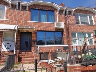 1075 Bay Ridge Pkwy
