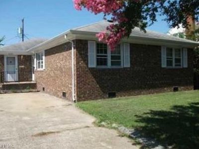 9243 Atwood Ave