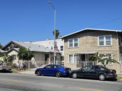 1120 N Van Ness Ave