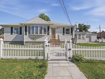 7 Dewey Ave