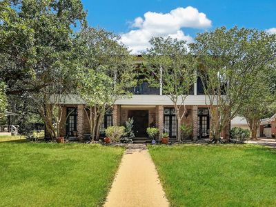 2349 W Briargate Dr