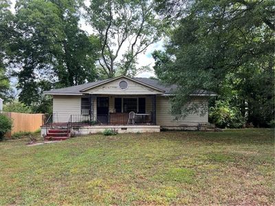 1461 Hawthorne Ave SE