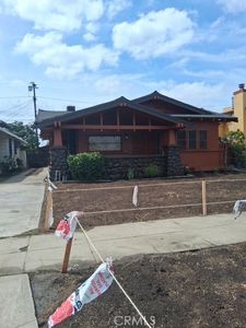 1842 W 43rd Pl