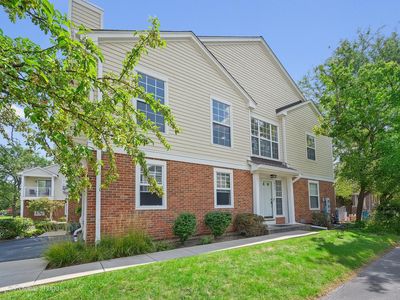 Property at 883 Ann Arbor Ln, Vernon Hills, IL