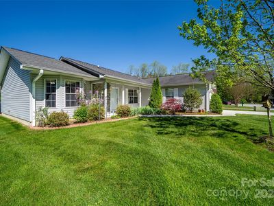 727 W Saint Johns Way