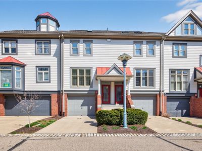 8 Waterside Pl