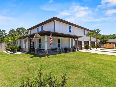 217 California Dr NE