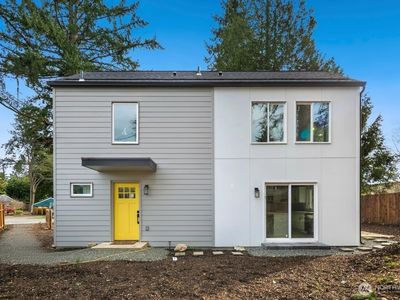 1404 N 136th Street