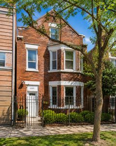 2403 S Saint Louis Ave