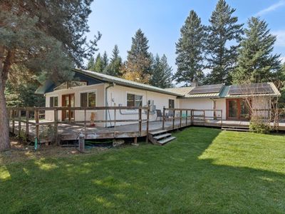 1627 Foothill Rd