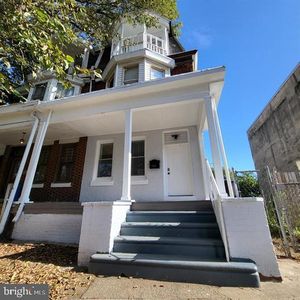 4551 Pulaski Ave