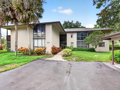 7539 Greenlake Way