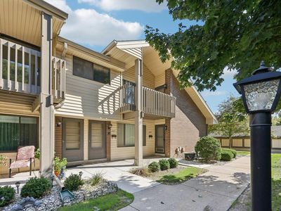 1657 South Carriage LANE