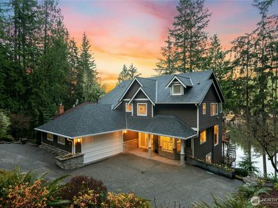 3238 W Ames Lake Drive NE