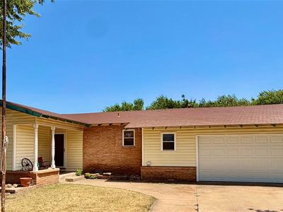 Property at 208 N Barrickway, Tonkawa, OK