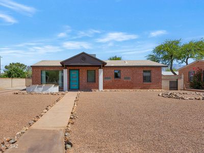 2901 E Sylvia St