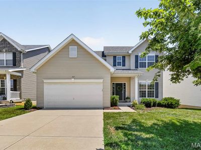 302 Pecan Bluffs Dr