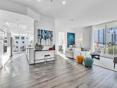 2275 Biscayne Blvd #601