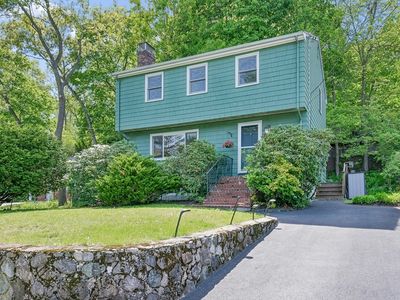 38 Albemarle Ave