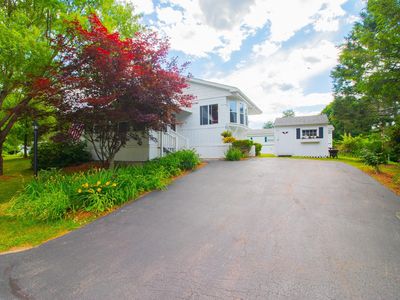3 Empire Boulevard