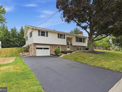 137 Ridgefield Dr