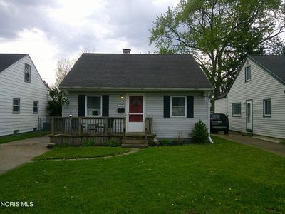 3037 Maeterlinck Ave