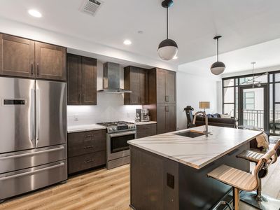 5 Gadsdenboro St UNIT 416