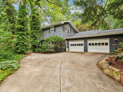 3 Montauk Pl