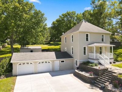 Property at 421 Park St, Oakland, IA