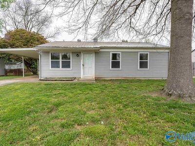 2029 Dellbrook Dr NE