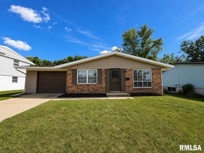 2220 W Kensington Dr
