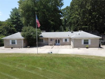 5555 Lindenwood Ln