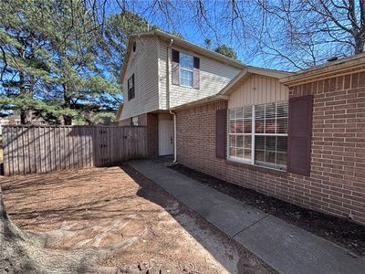 822 & 824 N Daisy Ln