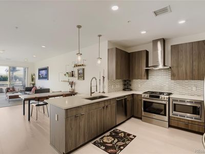 1616 S Broadway #202