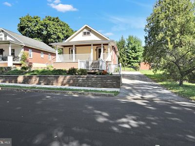 2011 Reading Ave