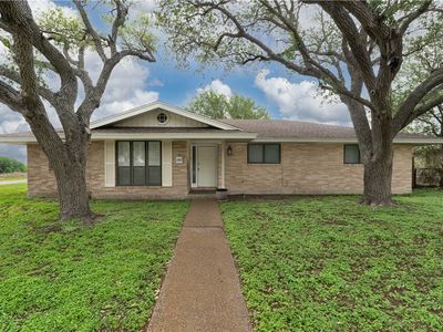 750 Retama Ave