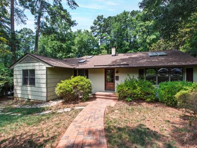 1321 Hathaway Rd