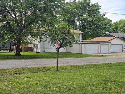406 W North St