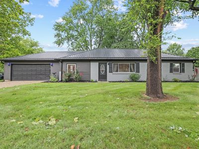 2426 W Sheffield Dr