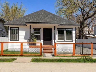 409 Winnie St