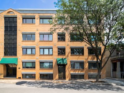 4747 N Artesian Ave APT 2S