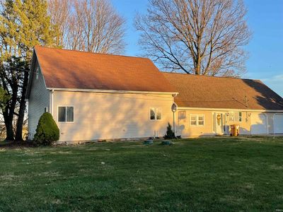 1951 E 250th Rd S
