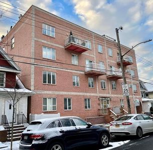 1764 E 19th St APT 2A