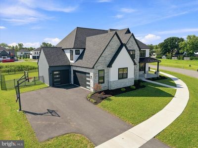585 Dolly Dr