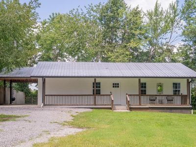 146 Groves Ln