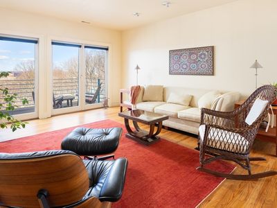 227 Summit Ave E #405