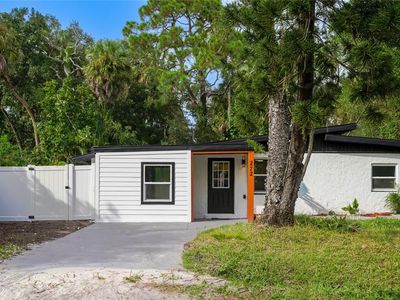 272 36TH STREET COURT E