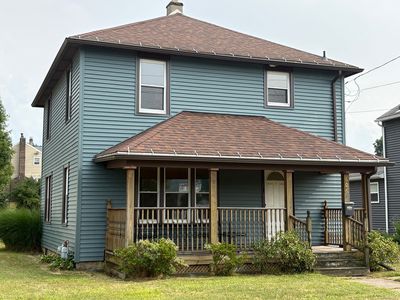 606 Dickson St