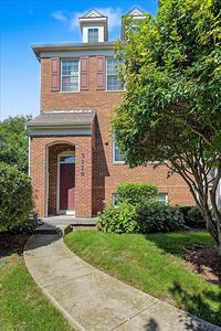 3279 Coral Ln