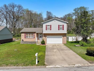 66 Dianne Dr